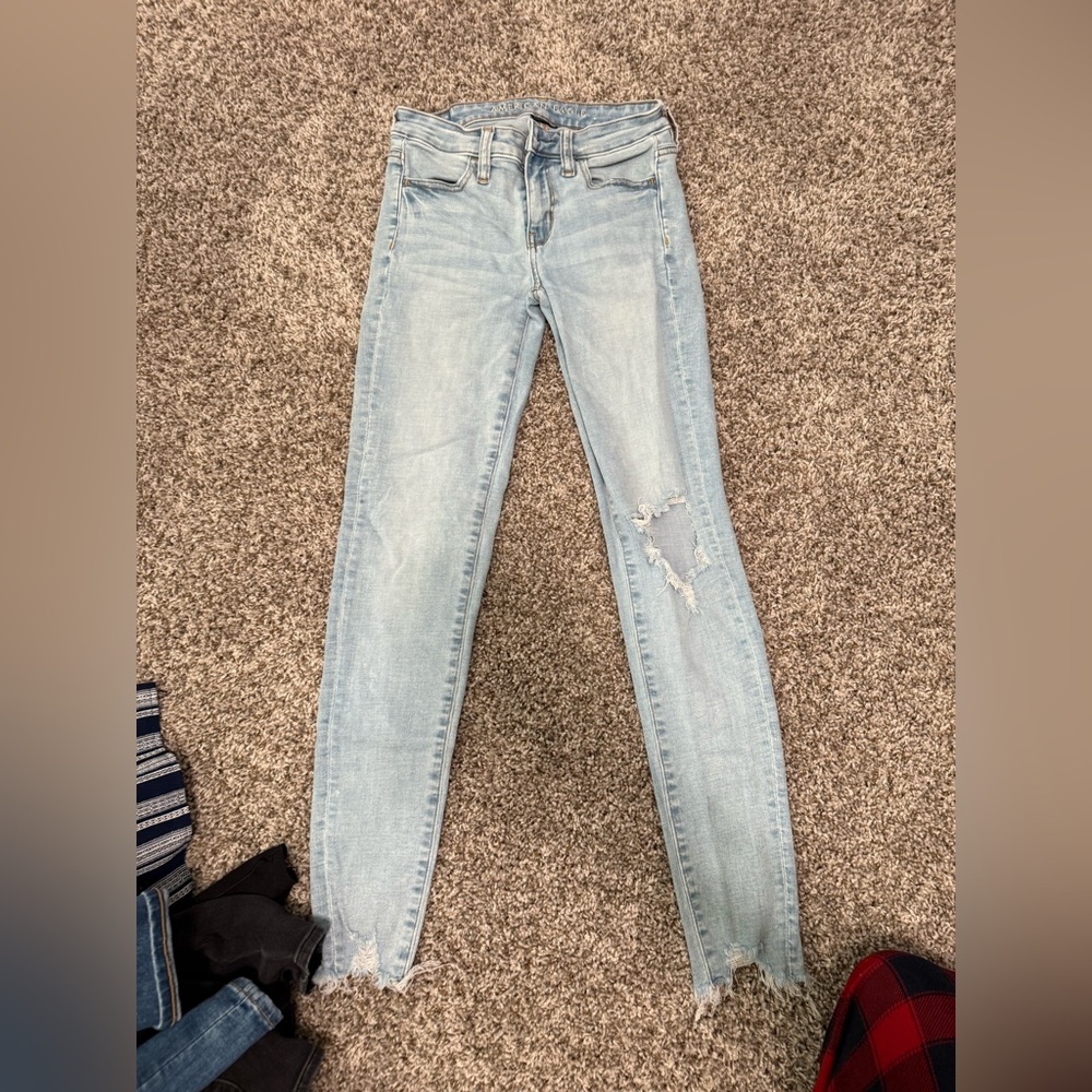 American Eagle Outfitters Light Wash Distressed Skinny Jeans